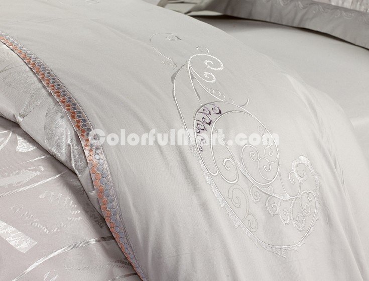 Fashionable And Classical 4 PCs Luxury Bedding Sets - Click Image to Close