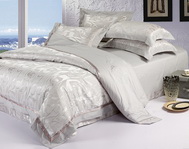Fashionable And Classical 4 PCs Luxury Bedding Sets
